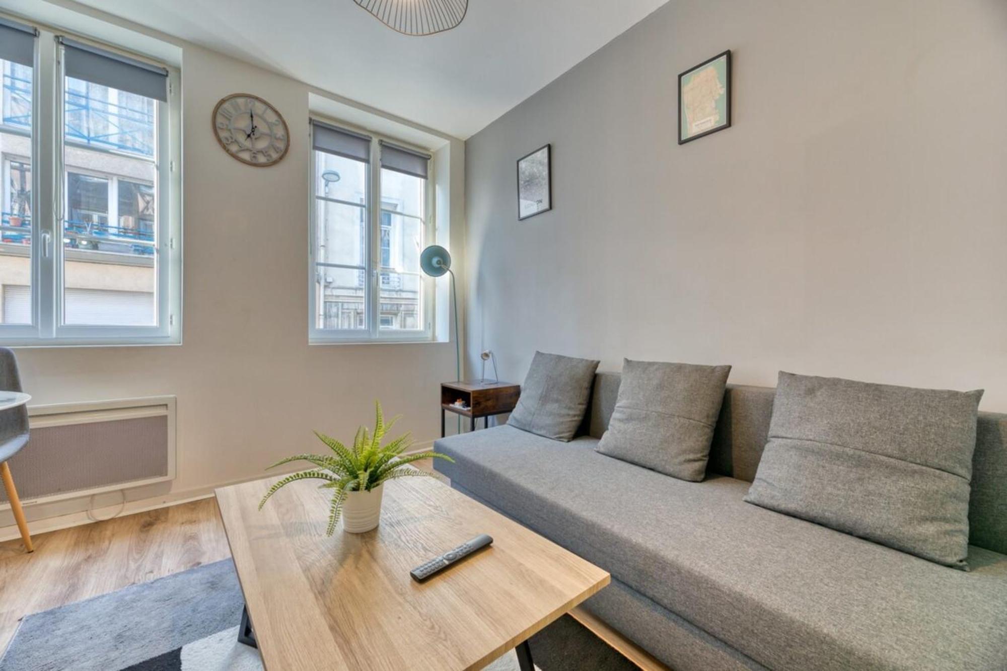 Le Thibaut Studio Renove Au Coeur De Ruan Exterior foto